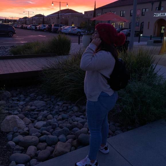 Meet your Posher, Anaclaudia - Picture 1 of 1